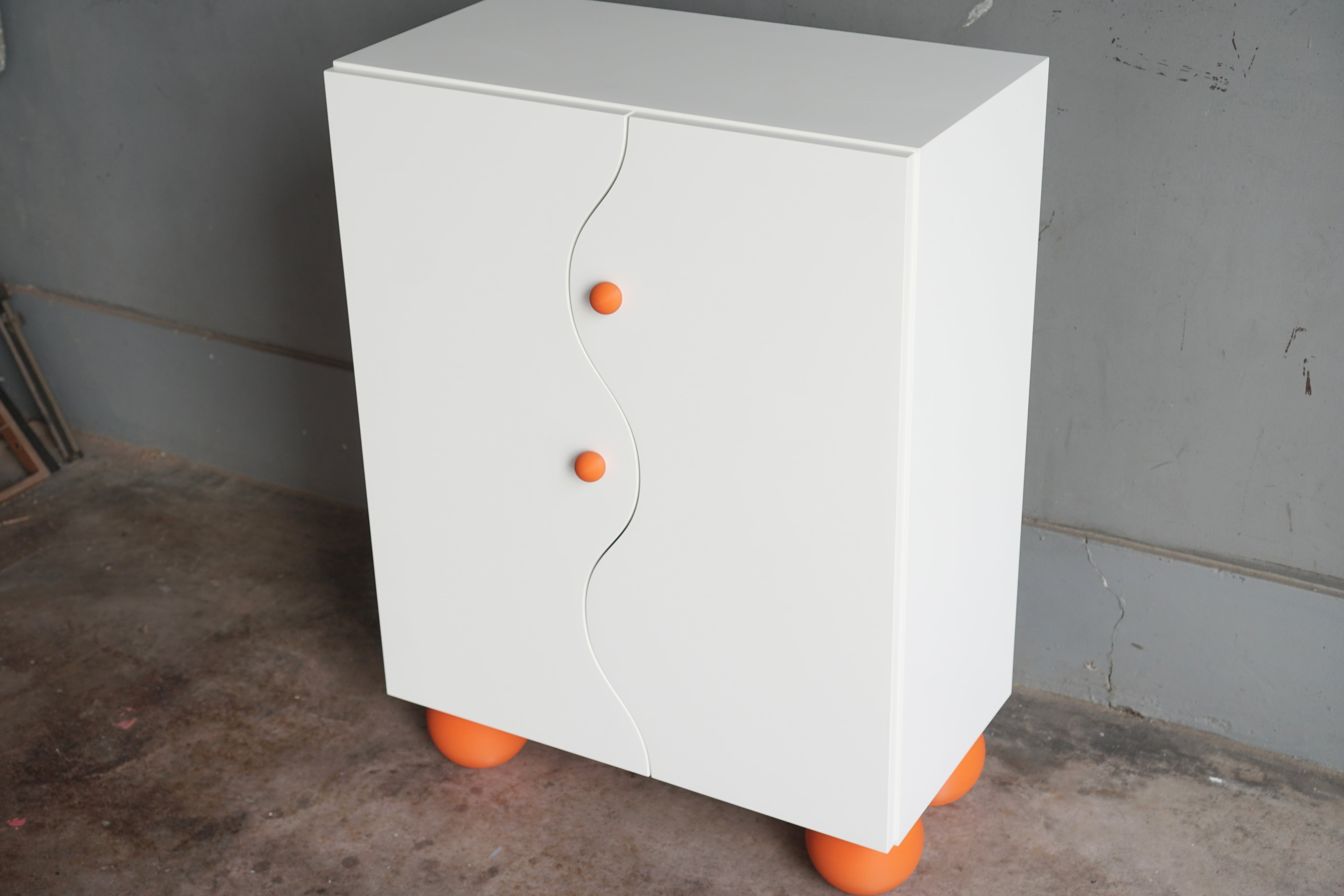 wave door cabinet | COMOCO