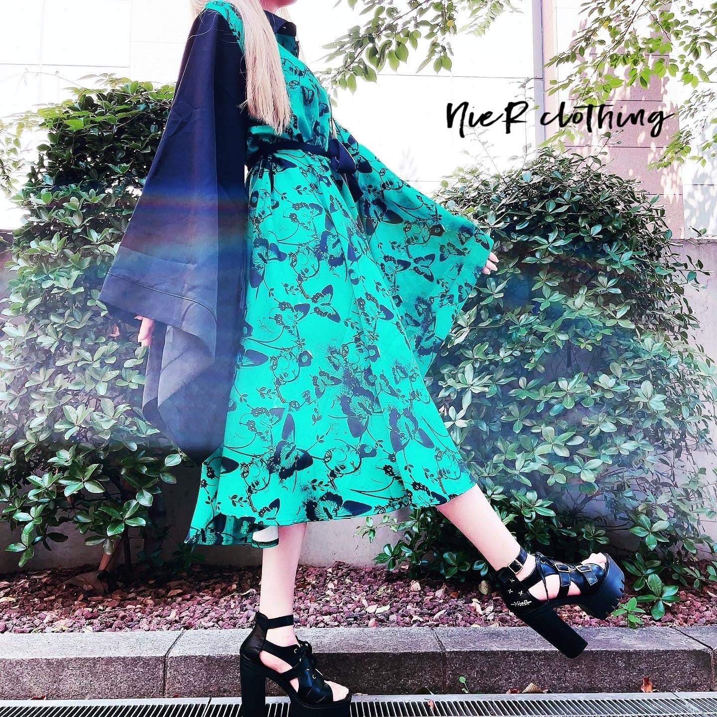 ベルト紐付き着物風ワンピース Butterfly Nier