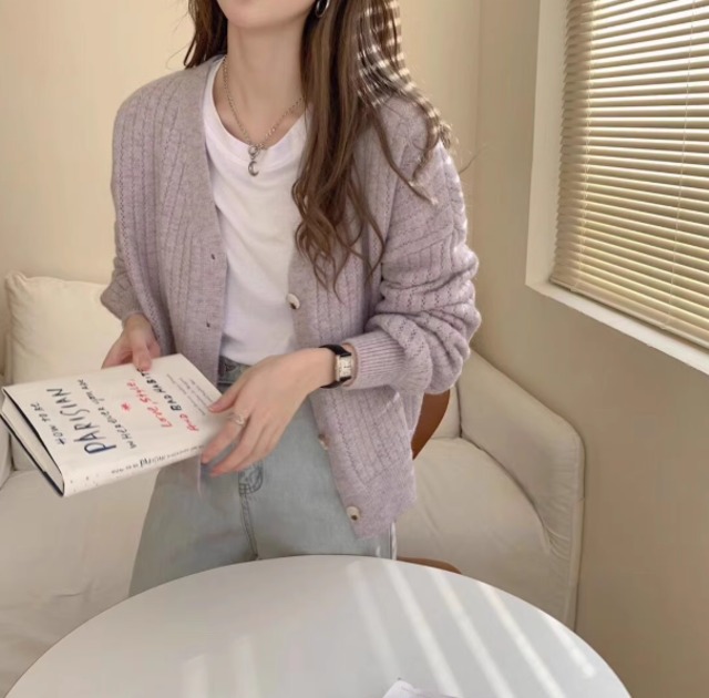 ニットカーディガン レディース トップス ニット セーター カーディガン 羽織 長袖 ドロップショルダー Vネック 襟なし 前開き かわいい シンプル おしゃれ ガーリー ルーズ 存在感 ラブリー キュート ベーシック カントリー ロマンティック ナチュラル 無地 春 秋 通勤 デート お出かけ 旅行 公園 女子会 休日 ショッピング コンサート ライブ お花見 カフェ 重ね着 プレゼント プチプラ 普段使い 着回し モテ インスタ映え 定番 S M L XL 2XL 小さいサイズ 大きいサイズ