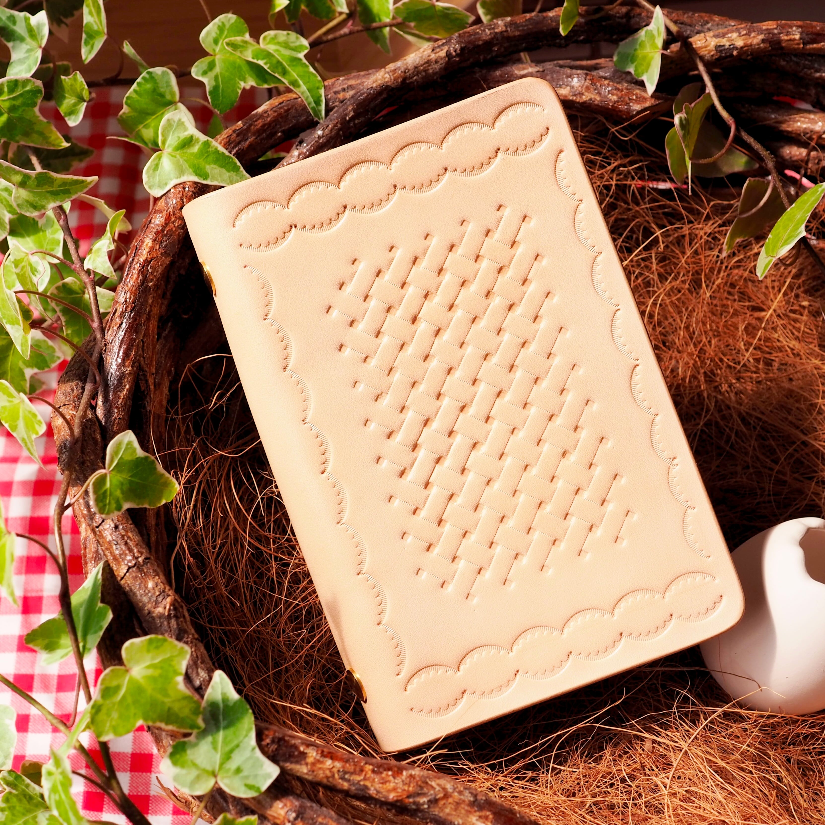 生焼けアップルパイ×M6ヌメ革手帳カバー(ミニ6穴リング) | from egg