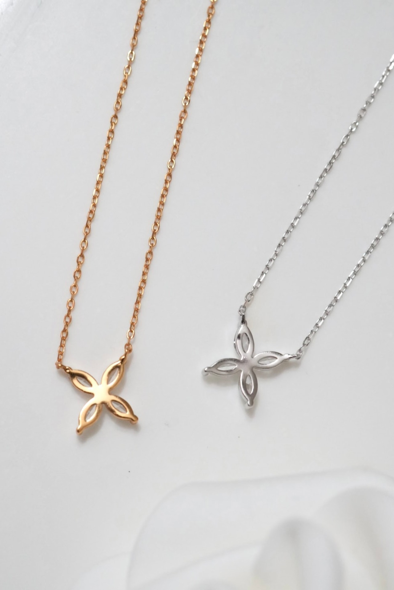 fleur papillon necklace