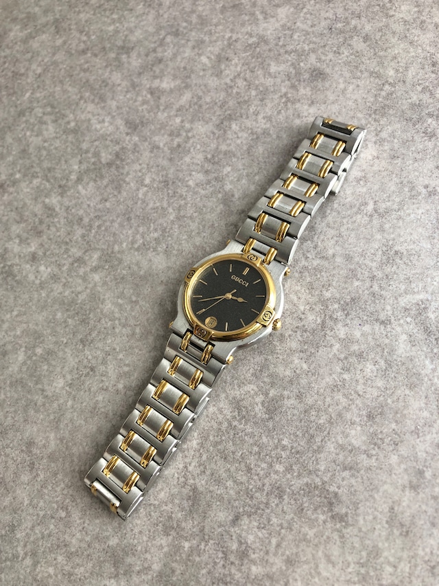 GUCCI グッチ 腕時計 シルバー×ゴールド ロゴ ステンレススチール クォーツ 9000M vintage ヴィンテージ オールド kfni2y