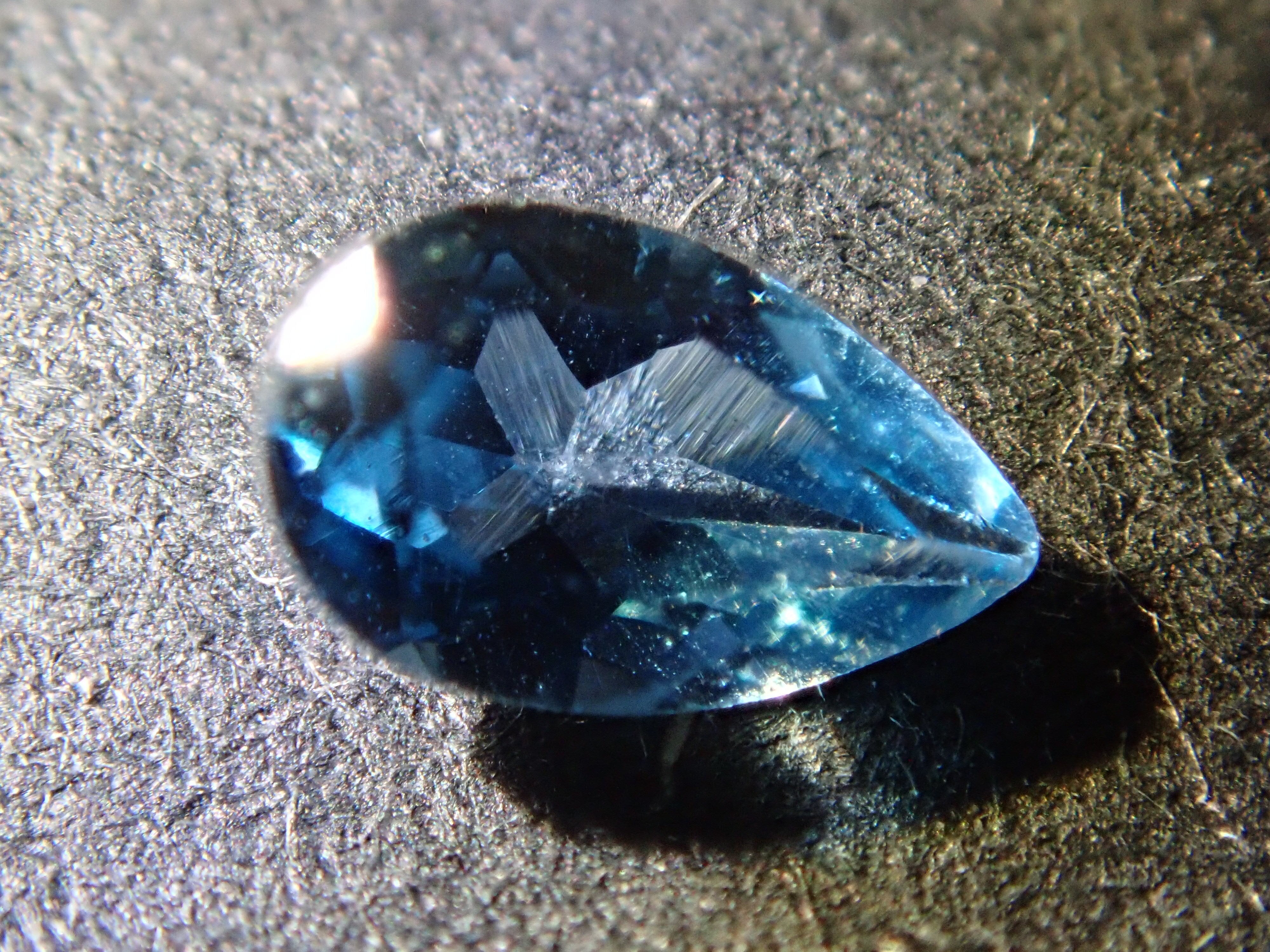 ロンドンブルートパーズ 0.258ct