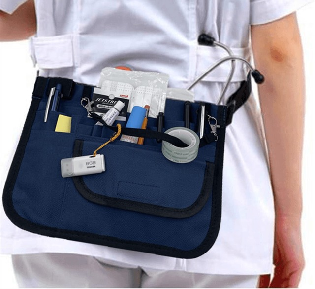 ナースポーチ ウエストポーチ 仕事用 小さめ 介護ウエストバッグ ショルダーバッグ 2Way 肩掛け両用 エプロンバッグ ペンケース 看護師 介護士 ポシェット 小物入れ 男女兼用 多ポケット ナースグッズ オーガナイザー 軽量 撥水 長持ち ハサミホルダー付き アルコール入れ ブルーネイビー