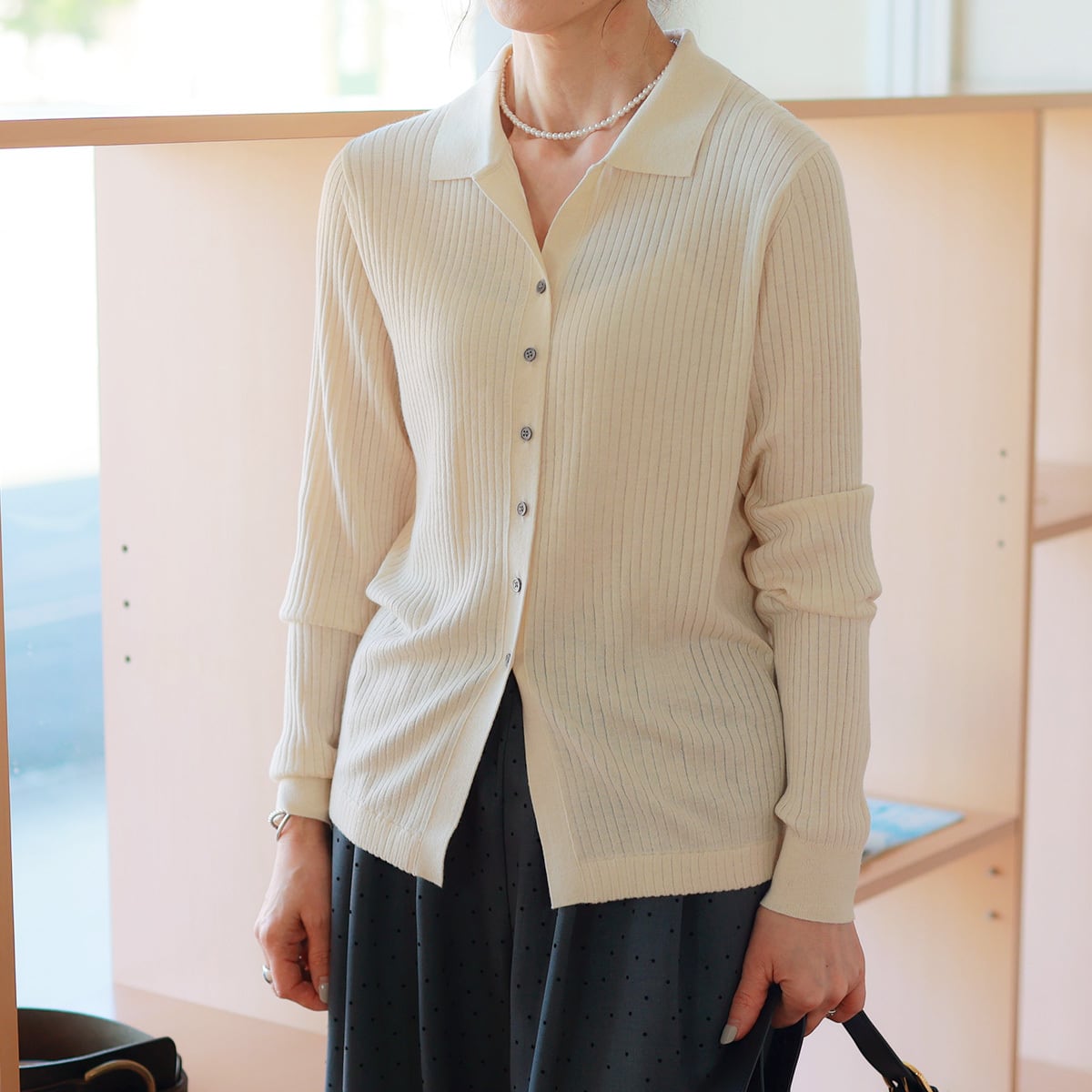 Tenue / テニュイ 華奢見えリブニットポロ | 小顔見え&手洗いOKで上品に着映え