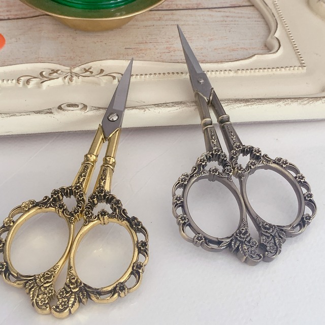 デザインシザー おしゃれハサミ 花柄 オシャレハサミ アンティーク風ハサミ アンティークボタンとビーズの店 アトリエトコ