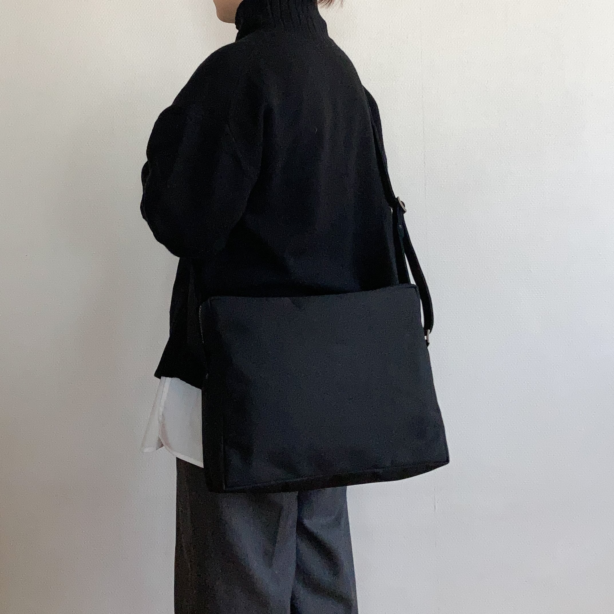 ショルダースクエア A4サイズ 黒 / 8号帆布 | aoya bags