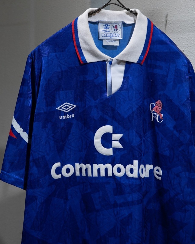 1990s vintage "umbro" printed designed uniform shirt / "Chelsea FC" / Made In ENGLAND