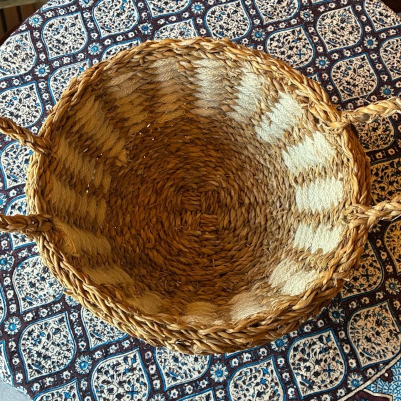 Bangladesh Sea glass  fruit basket 　バングラディッシュ　シーグラスフルーツバスケット　ラウンド　ホワイト　収納　カゴ　小物入れ