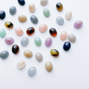 〈再入荷〉ミニオーバルラメ入カボション