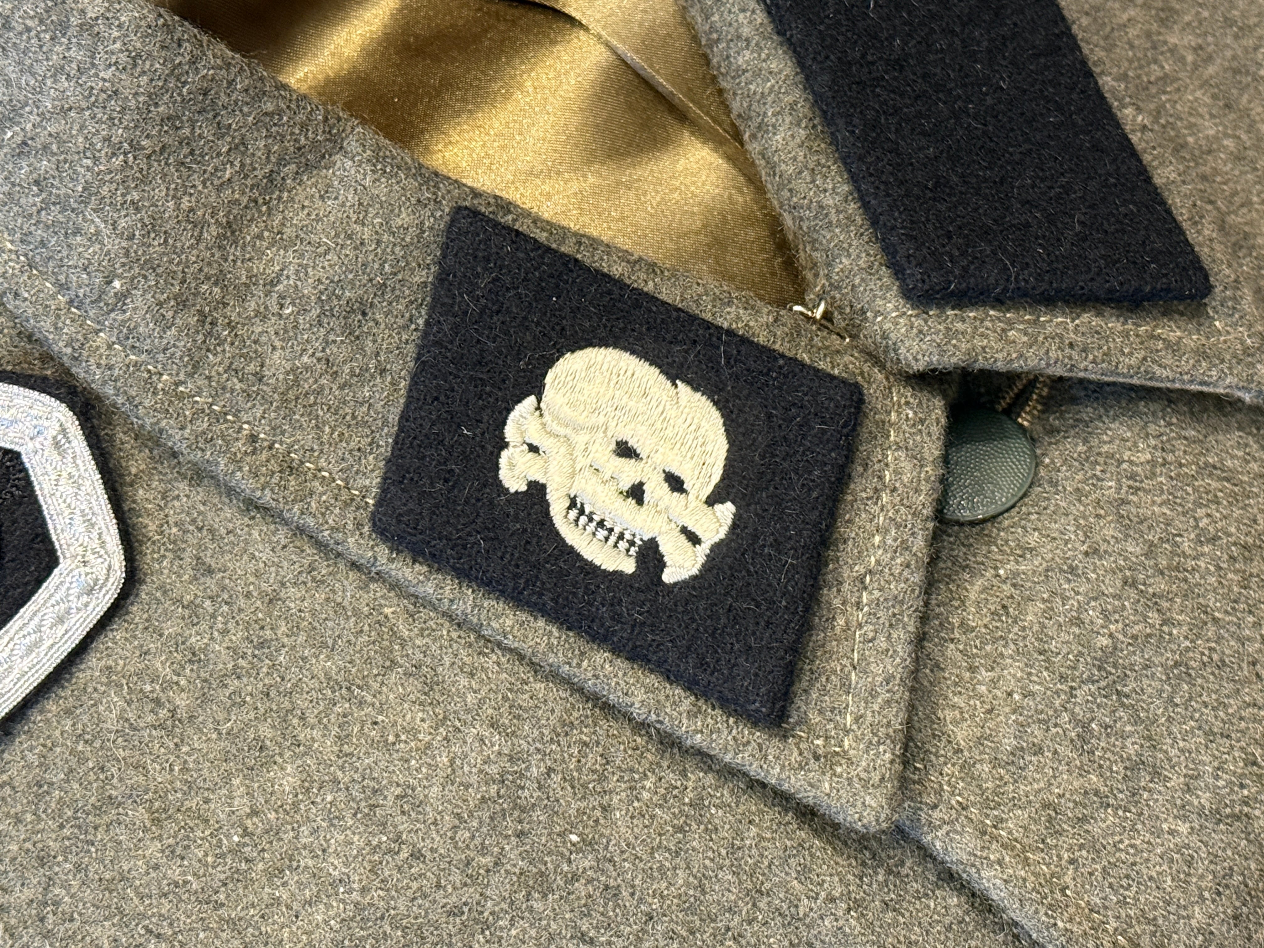 WWII ドイツ軍 SSトーテンコップ襟章1940年型【特別記念価格