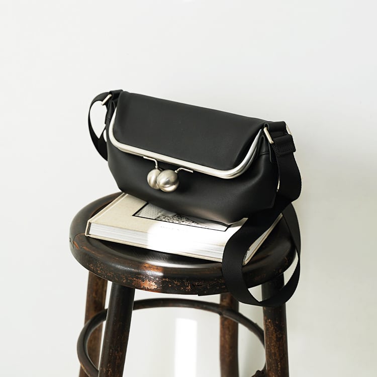 フレームクロージャーショルダーバッグ No.6006