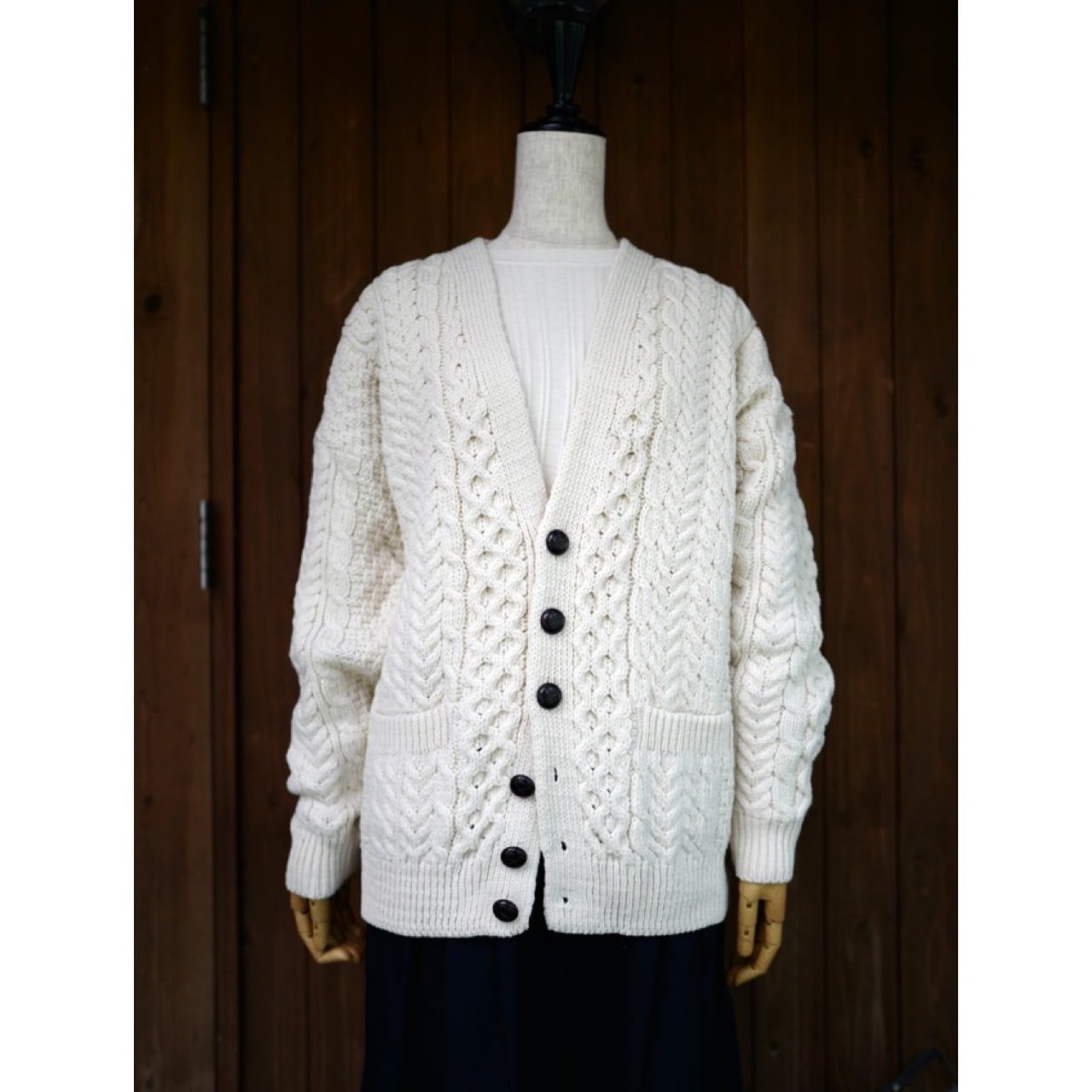【Unisex】aran WOOLLEN MILLS │アランニットV neck cardigan (アイルランド製)3clors