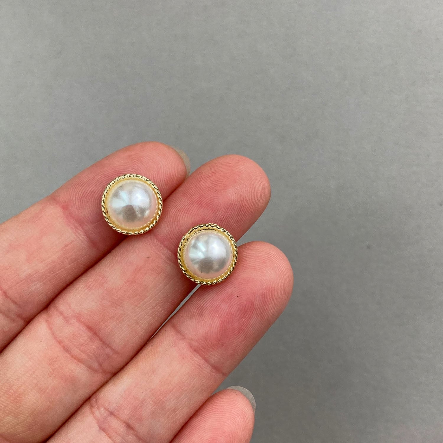 ゴールド縁のラウンドパールカボション | Dua-アクセサリーパーツショップ