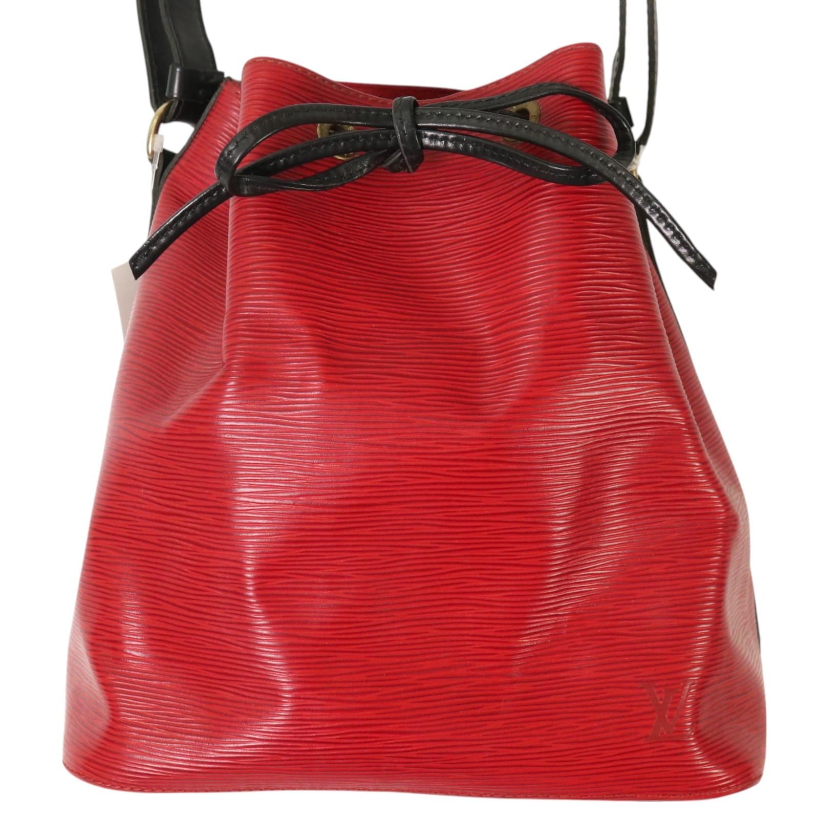 【正規品】ルイヴィトン　エピ　プチノエ　ショルダーバッグ　ハンドバッグ　レッド LOUIS VUITTON ルイヴィトン プチノエ エピ ショルダーバッグ