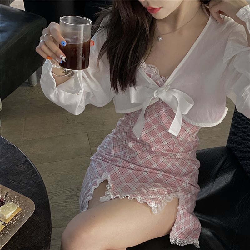 ホワイトタイシャツの女性の夏の薄いルーズ長袖日焼け止めシャツ2020新しいショートアウターウェアトップ ブラックストロベリース10342068835