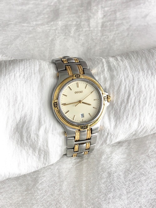 GUCCI グッチ 腕時計 シルバー×ゴールド ロゴ ステンレススチール 9040G クウォーツ vintage ヴィンテージ オールド 3vx6v4