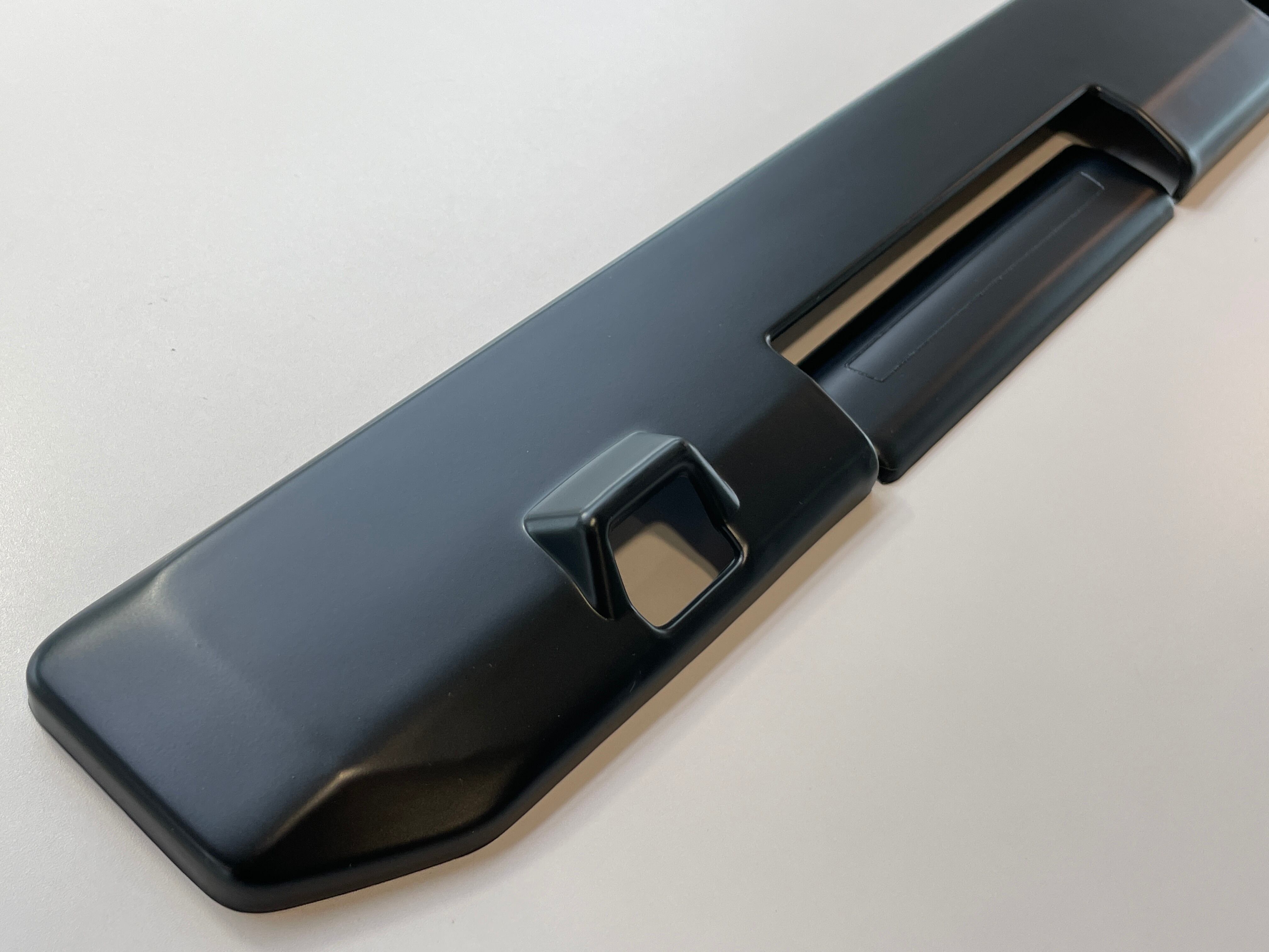 MDF 新型トライトン用テールゲートハンドルプロテクター（マット