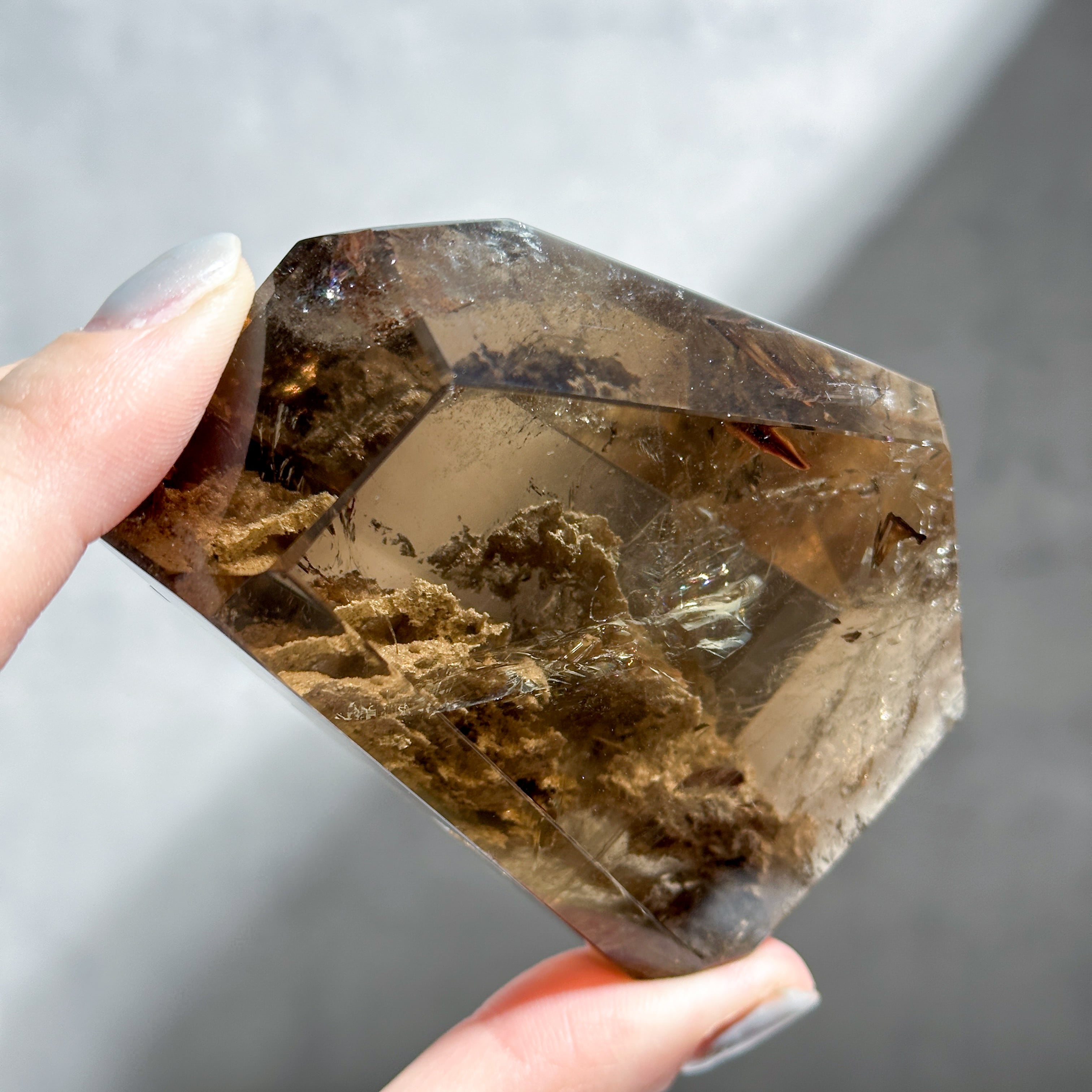 ファントム・虹◎ミナスジェライス産スモーキーガーデンクォーツ