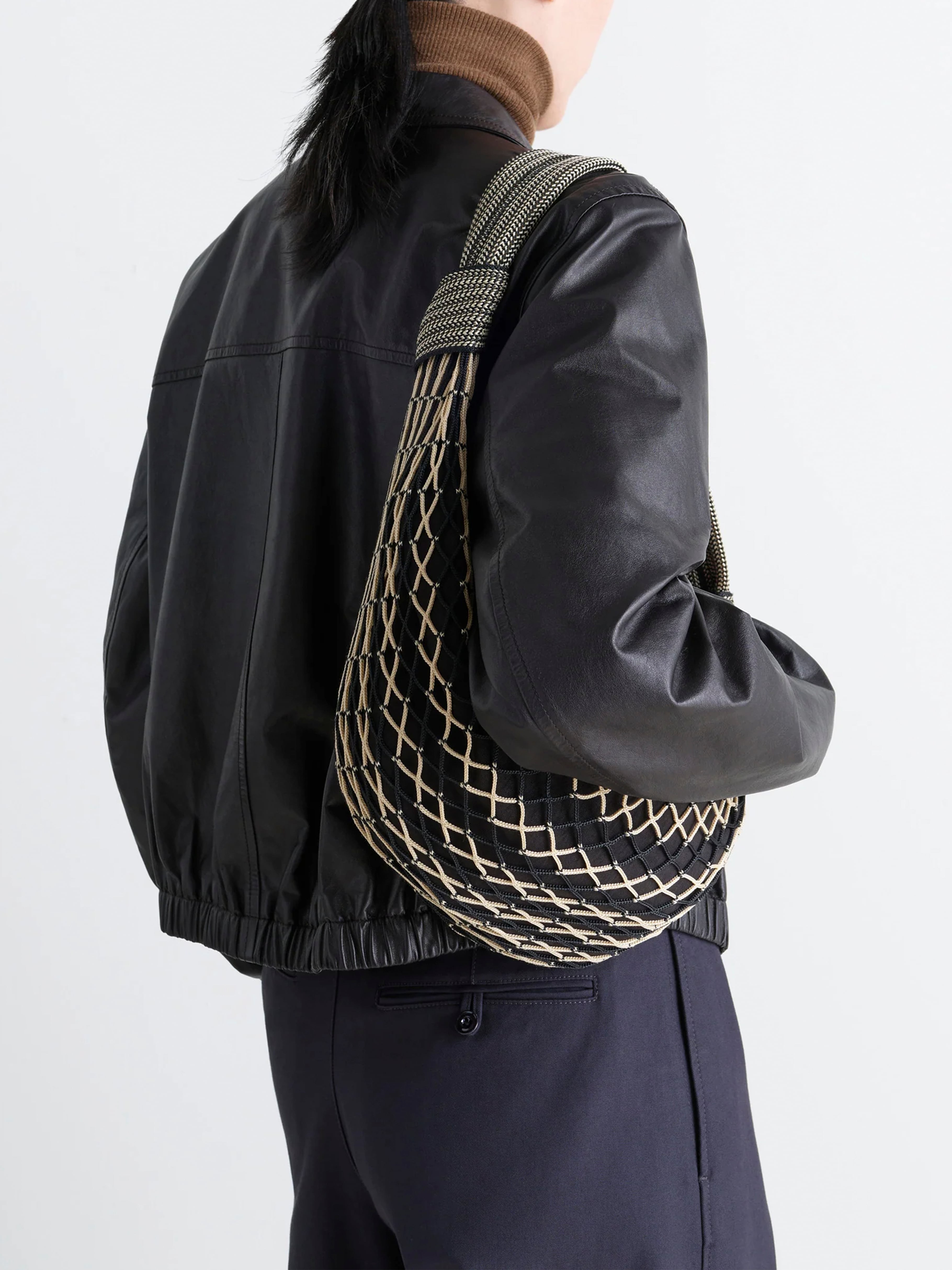 LEMAIRE FORTUNE CROISSANT FILT BAG CHEVRON LIGHT BEIGE / BLA