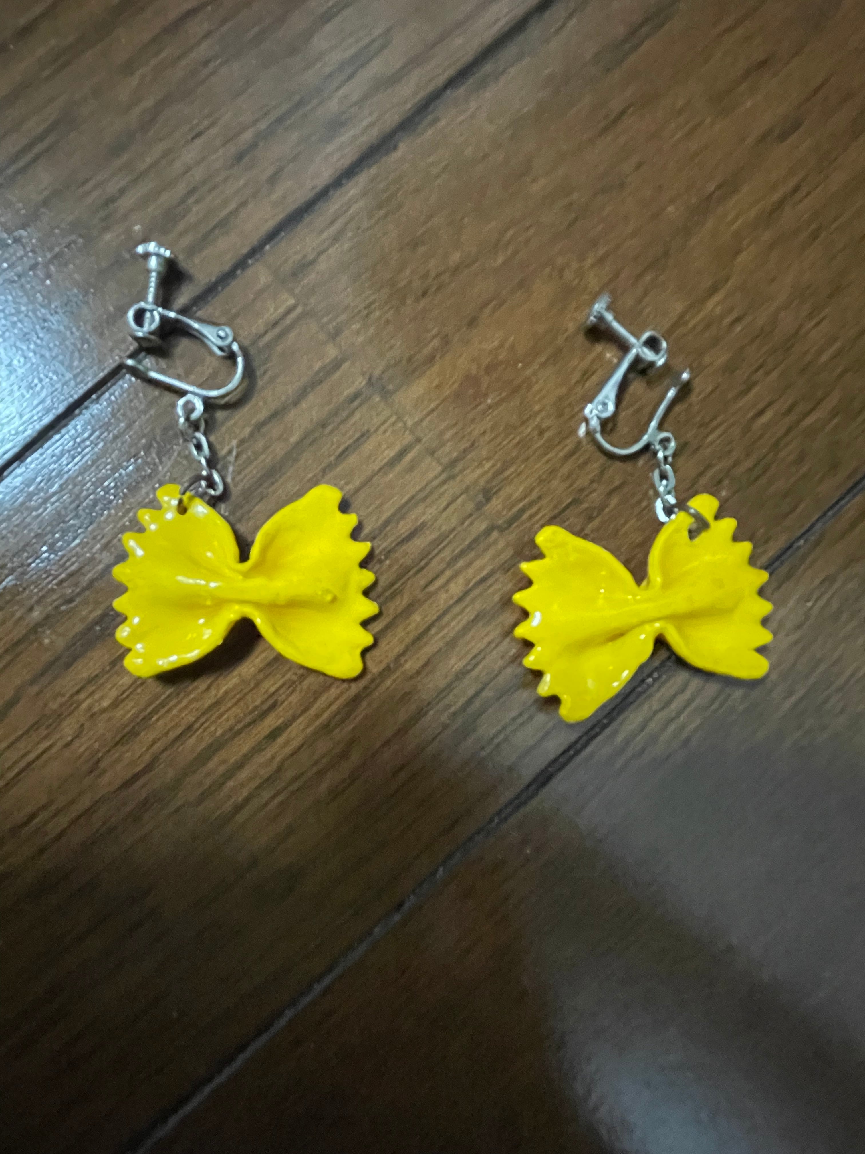 マカロニパスタ リボン型 イヤリング ハンドメイド 黄色 | haru5726