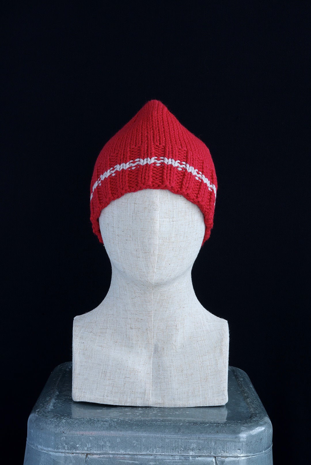 ISABELLE BAINES - MODEL03 - RED | Brownie