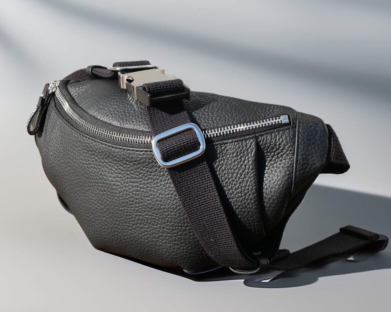 BR716/Emboss Body Bag