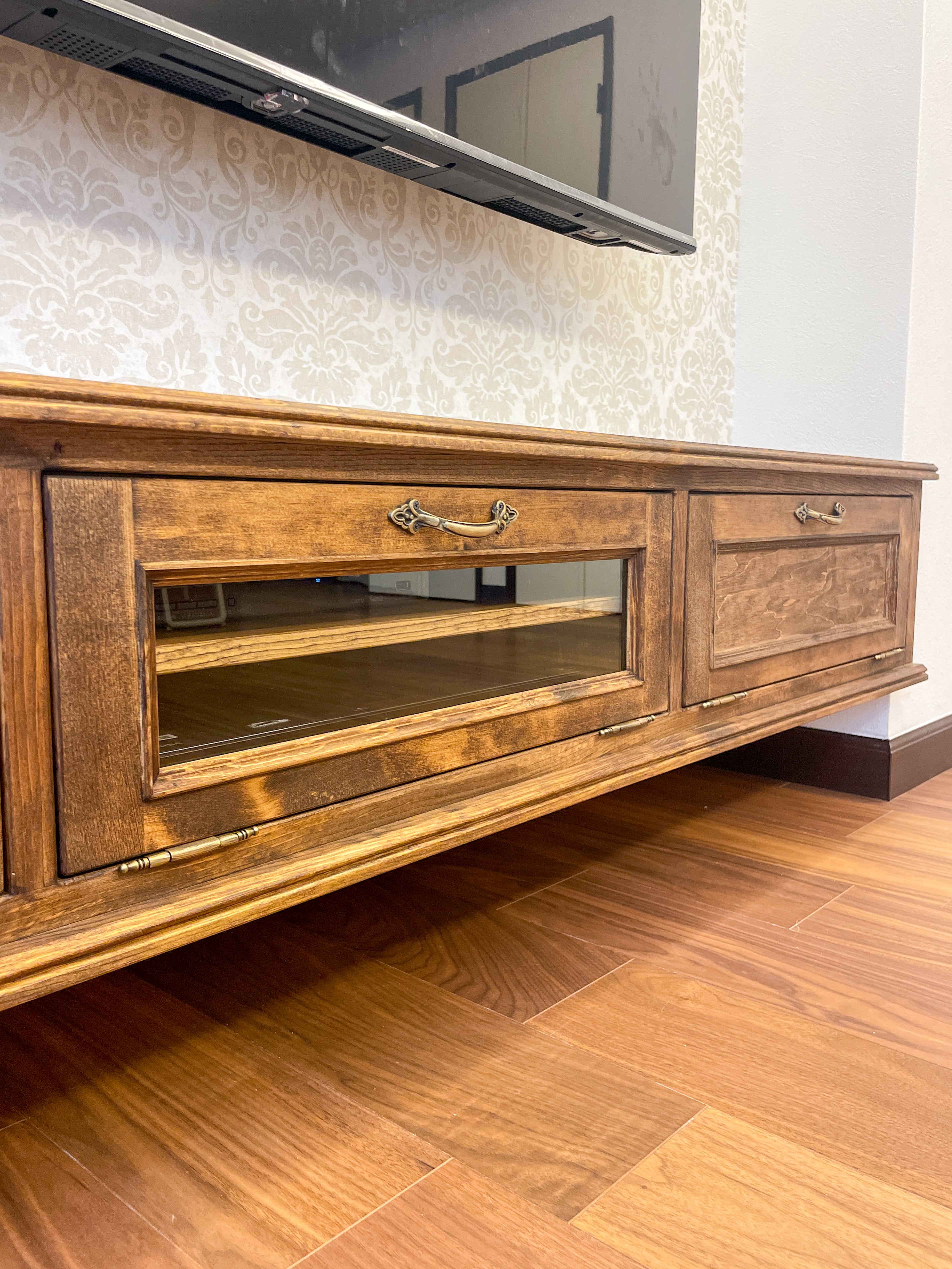 壁掛けテレビ向け フロートタイプテレビボード アンティーク調テレビ台