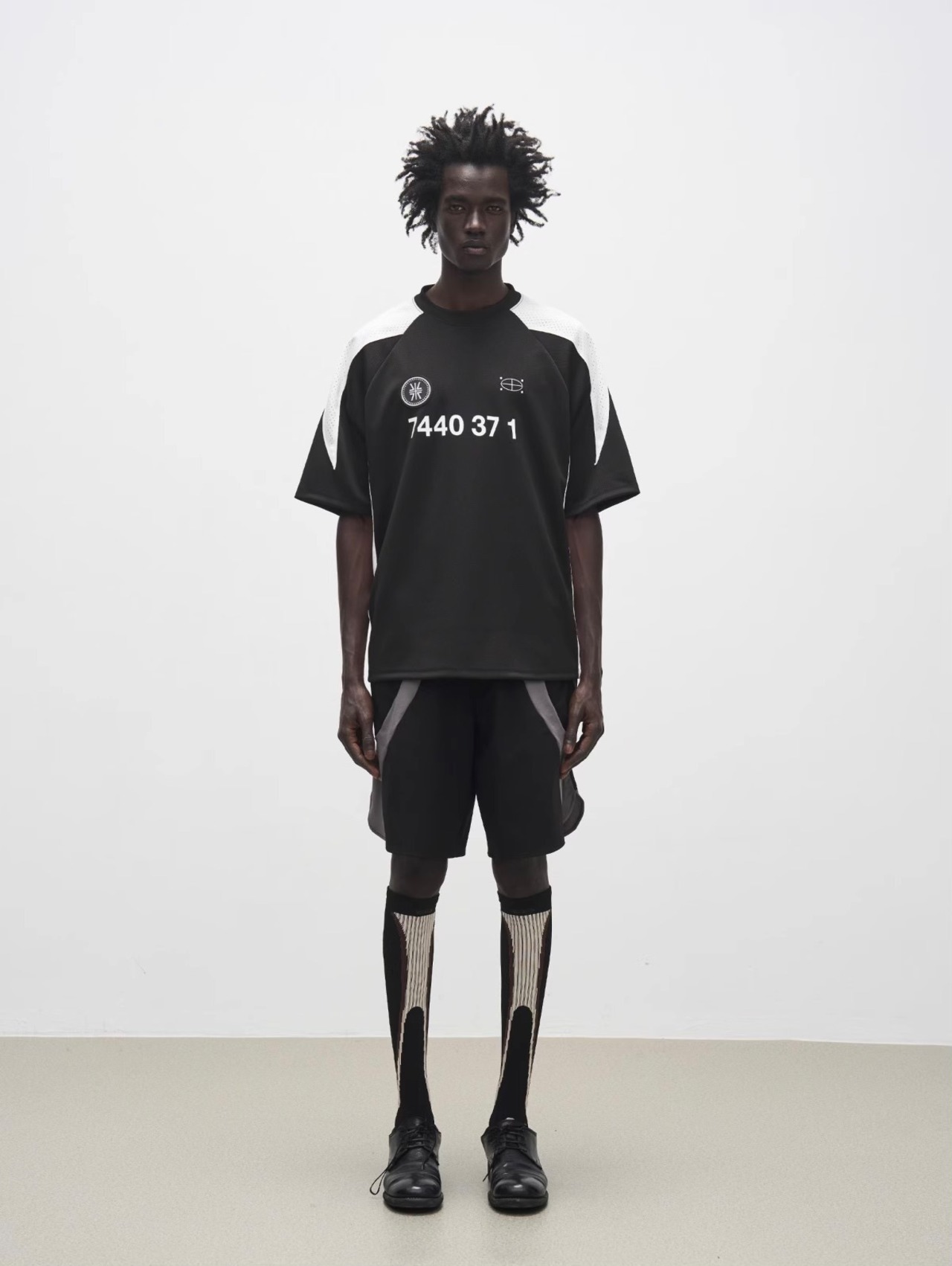 7440 37 1 Side Panel Stretch Sports Shorts