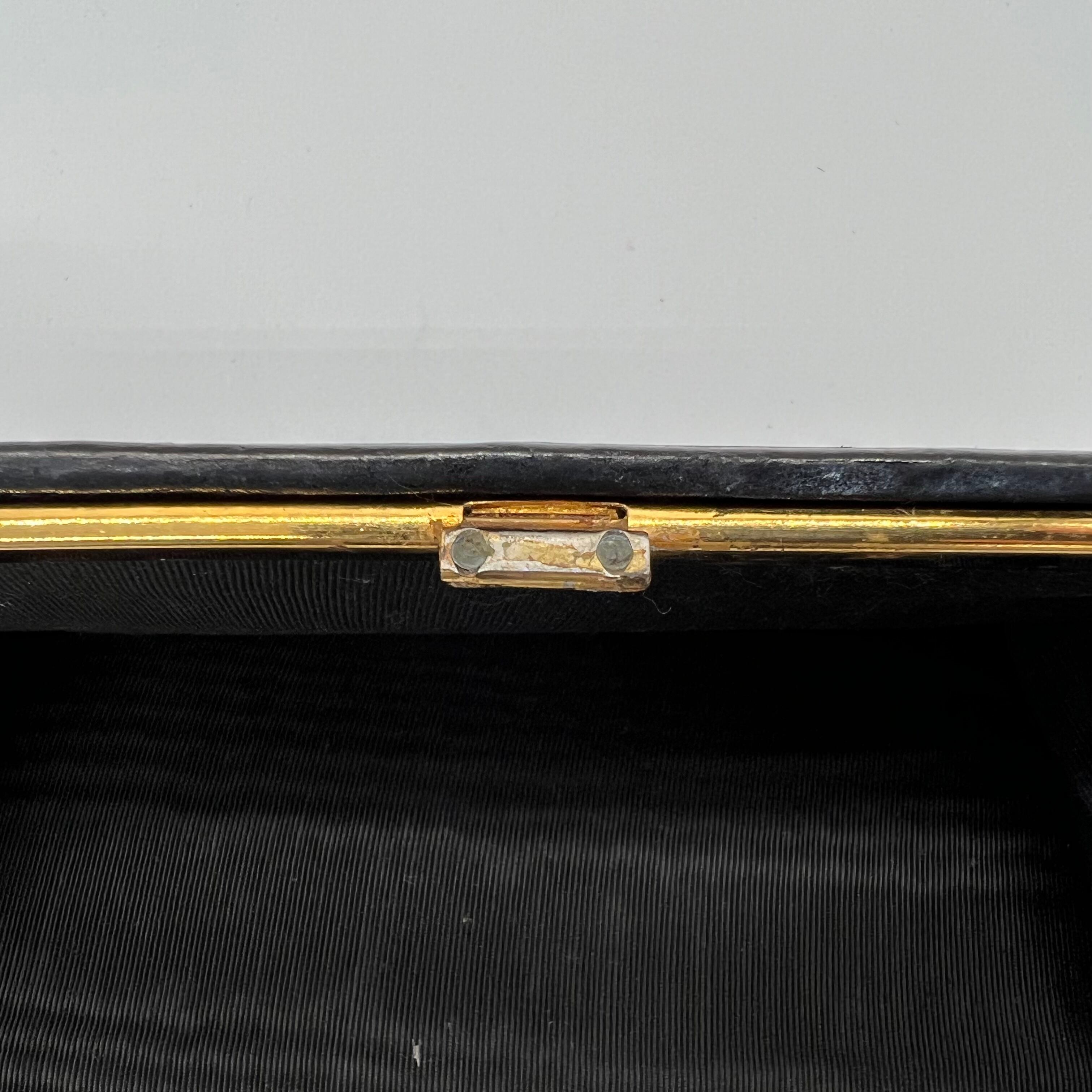 ✨CHANEL✨　シャネル　長財布　キャビアスキン　ブラック　黒　ビコローレ CHANEL】シャネル キャビアスキン ビコローレ レザー長財布 黒