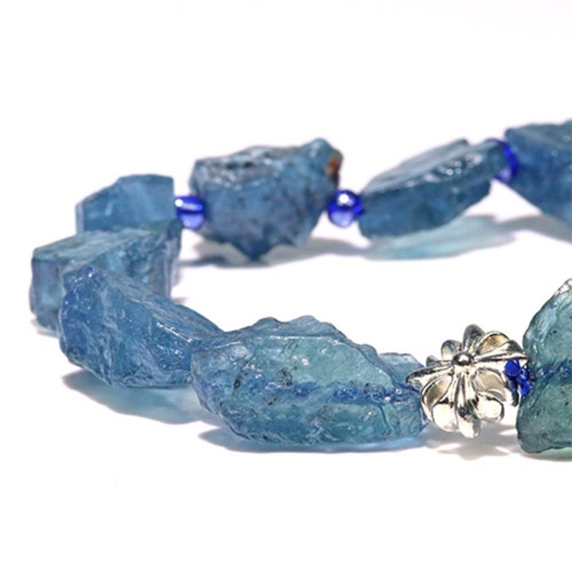 〔K2023〕濃い ディープアクアマリン 原石ブレスレット【ランダム発送】