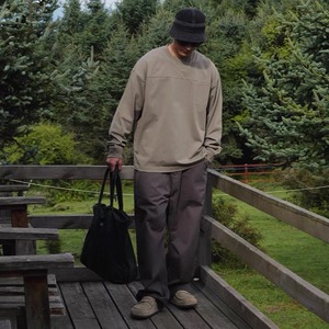 Line seam crewneck sweatshirt 1066