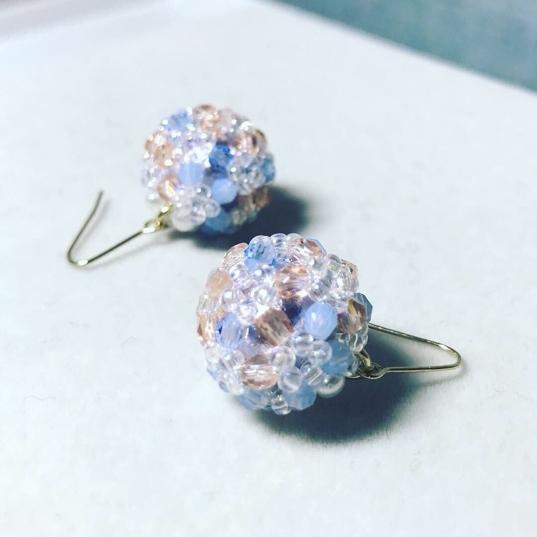 0039:三色カラーのスワロフスキー 一粒ピアス