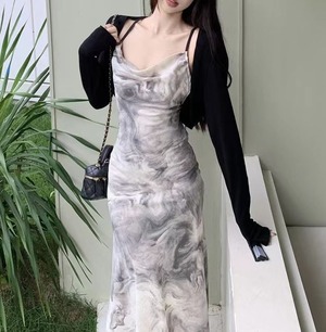 セットアップ キャミソールワンピース カーディガン 2点セット レディース トップス ワンピース ツーピーストップス ロング 袖なし ノースリーブ 長袖 Vネック スリム 細身 背中開き バックリボン バックコンシャス かわいい 大人可愛い きれいめ シンプル おしゃれ エレガント 主役級 存在感 無地 総柄 春 夏 秋 ママ 通勤 学生 学校 通学 デート お出かけ 旅行 公園 女子会 休日 重ね着 脚長 普段使い 着回し レイヤード S M L XL 2XL 大きいサイズ 黒 ブラック マルチカラー