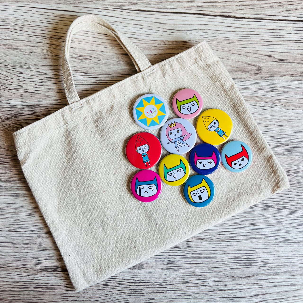 ウタ（ぴえん）の缶バッジ(38mm) | ハチネッコ