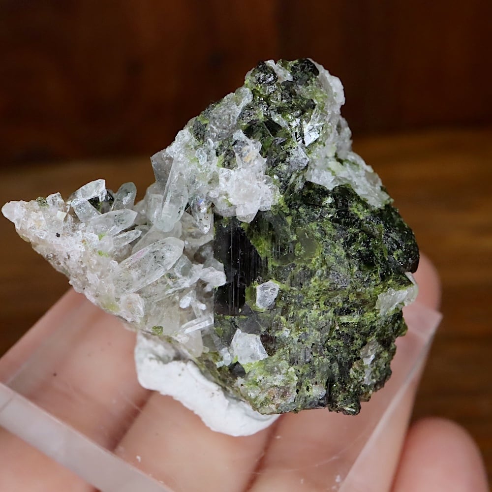 エピドート 緑簾石 クォーツ水晶 31.4g EPD056 原石 鉱物 天然石