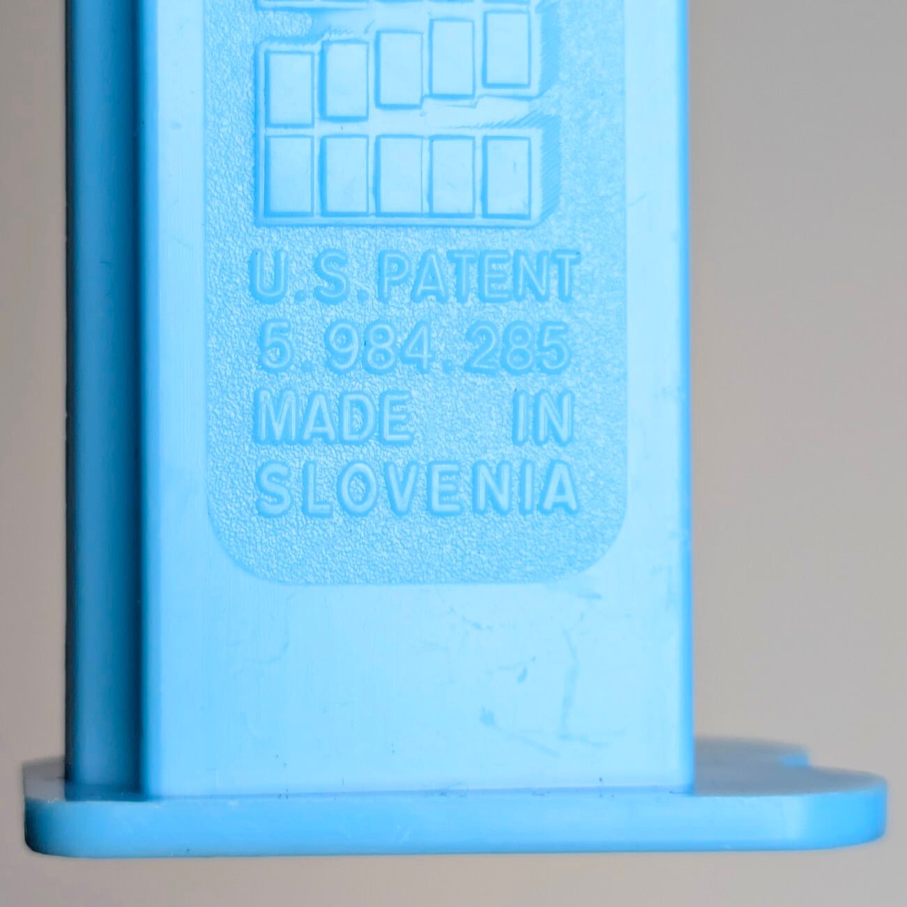 ☆ VINTAGE2004 ☆【 SpongeBob SquarePants ( スポンジボブ )  】『 スポンジボブおパンツ 』PEZ / ペッツ / CANDY&DISPENSER / ヨーロッパPEZ（スロベニア）〚アメリカン雑貨 アメトイ〛