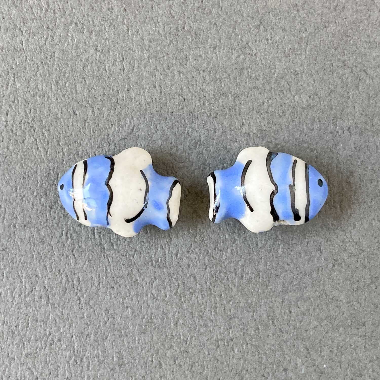 クマノミ風お魚の陶器ビーズ（18mm）《オンライン限定》 | Dua