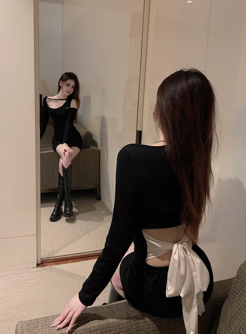 【新作】【送料無料】 リボンドレス早春と秋のストラップレスの新しい女性のデザインニッチバックレスホットガールタイトヒップスカート 02212014635