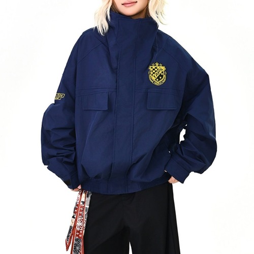 エンブレムワッペンスタンドネックブルゾン 2col   R01446