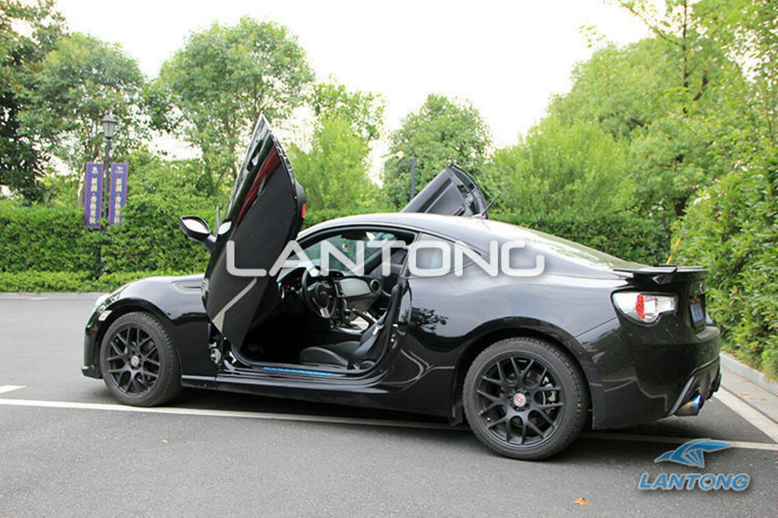 縦型ドアキット スバルBRZ トヨタ 86用 ランボドアキット ガルウィング 