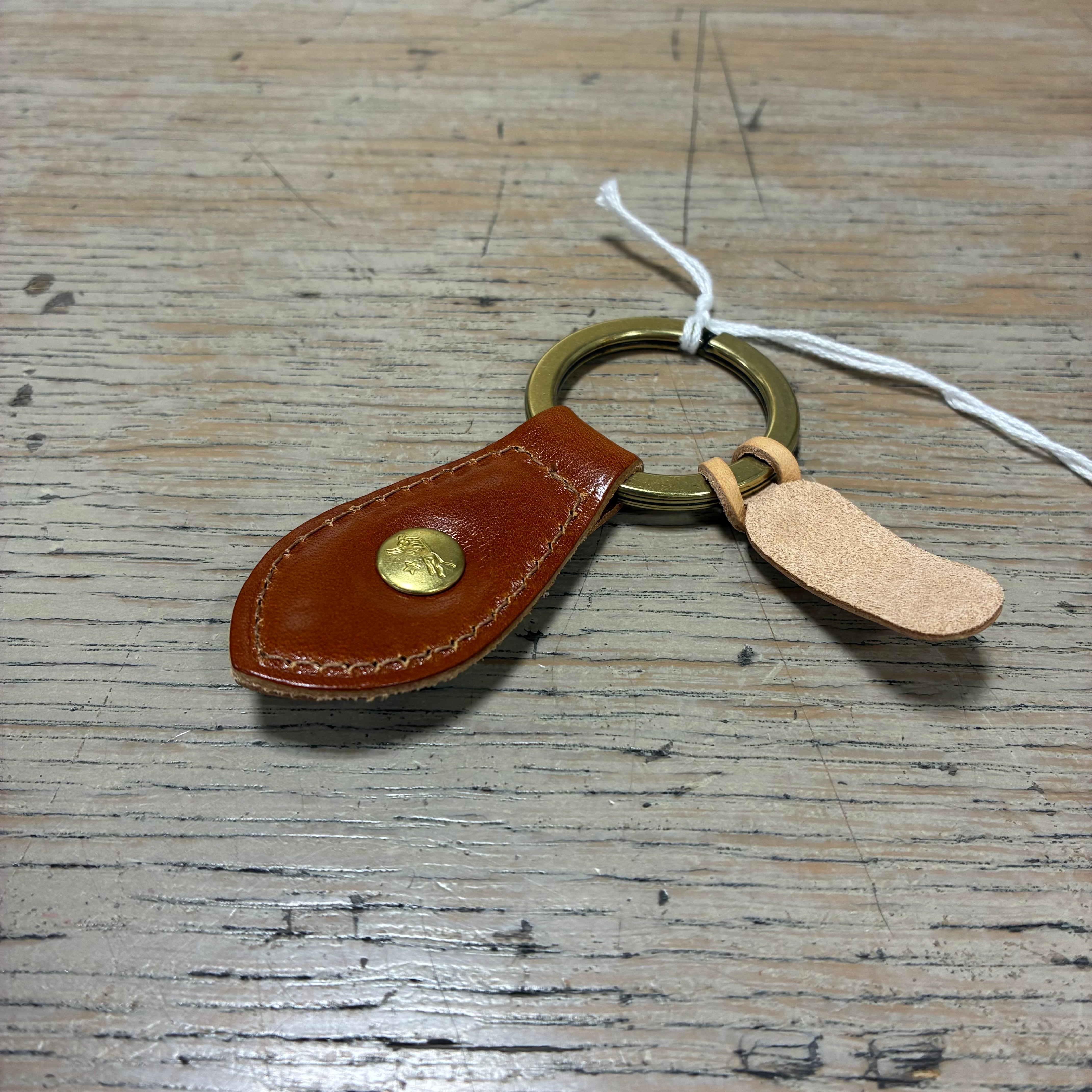 IL BISONTE ブラウンレザー キーホルダー IL BISONTE イルビゾンテ ANTIQUE レザー キーホルダー【54252310550