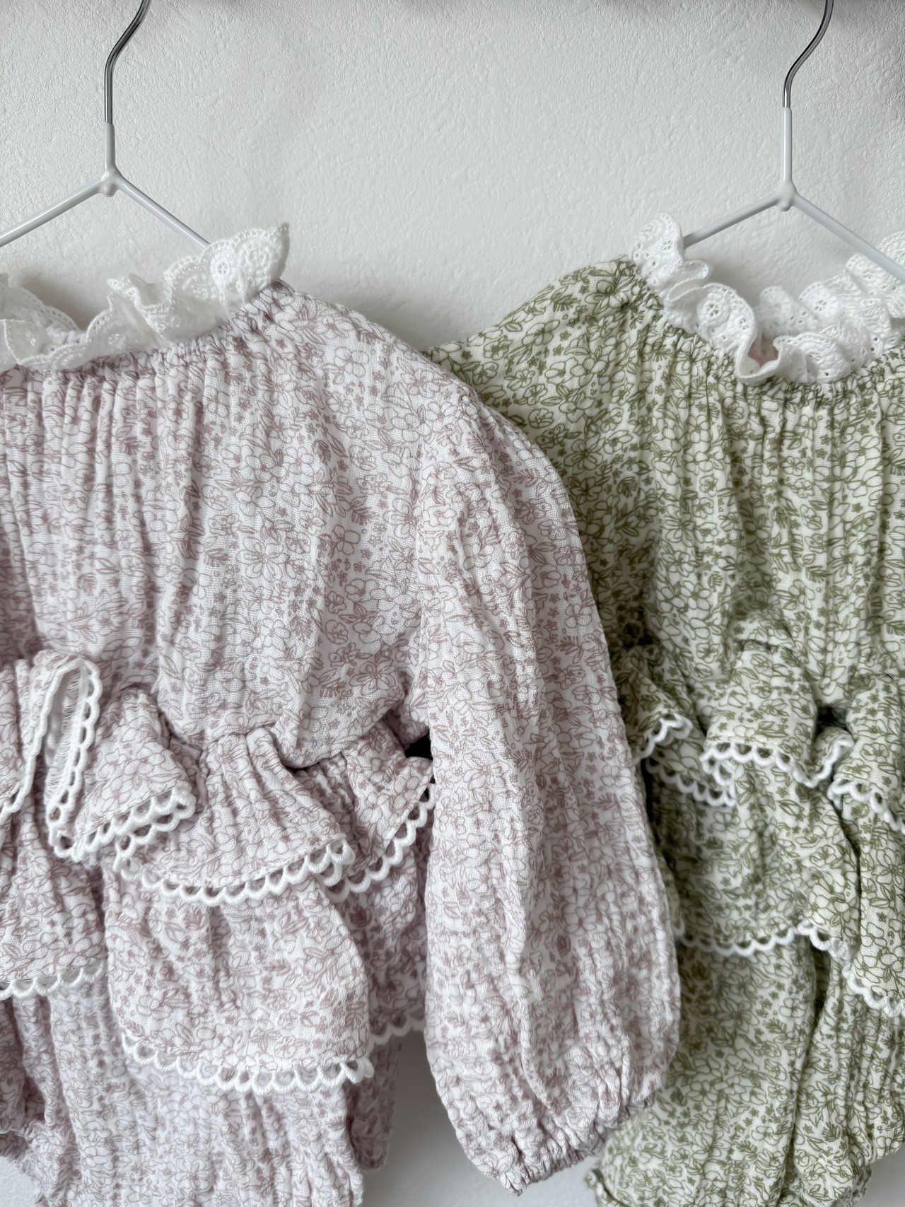 Flower Rumpers 【即納】Flower lace rompers | YUUBEBE.