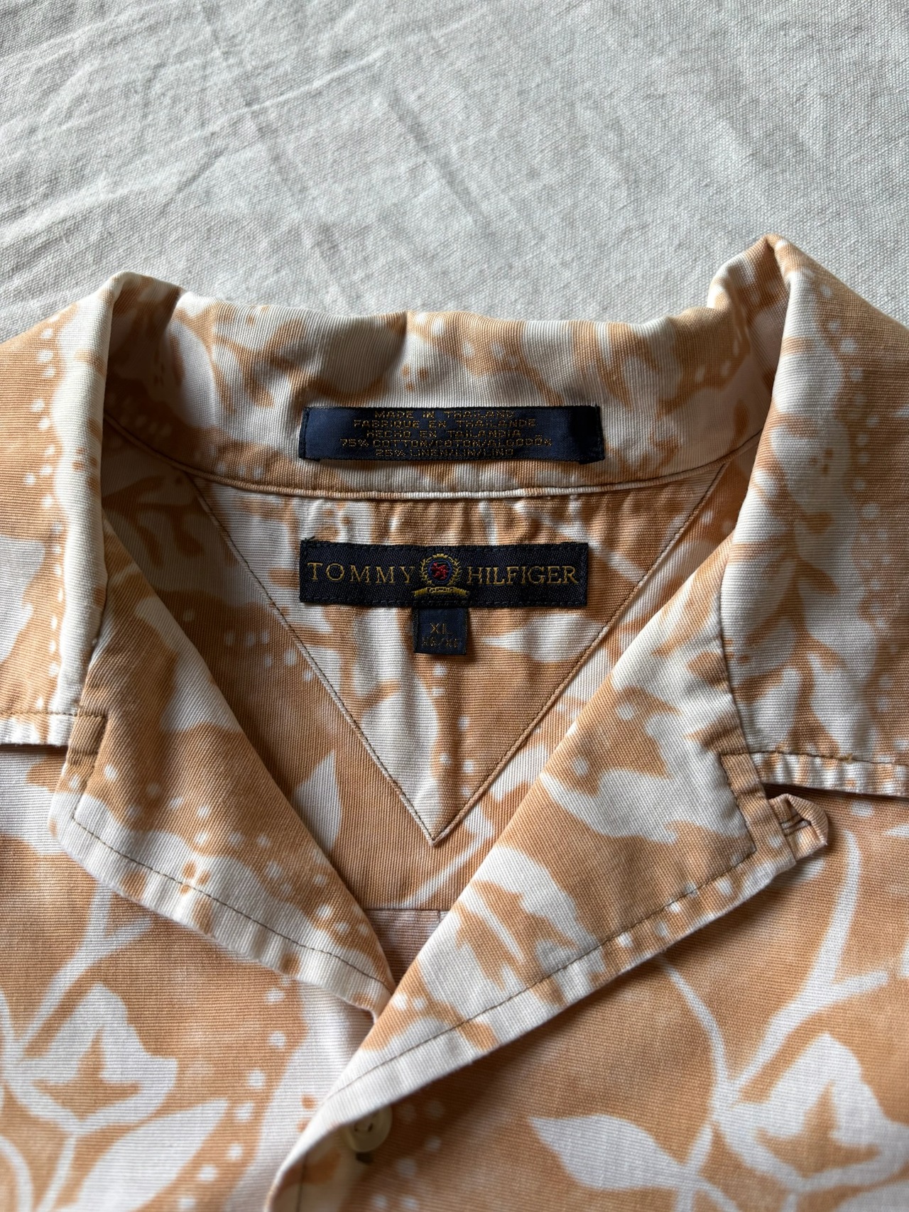 “TOMMY HILFIGER” Hawaiian Shirt