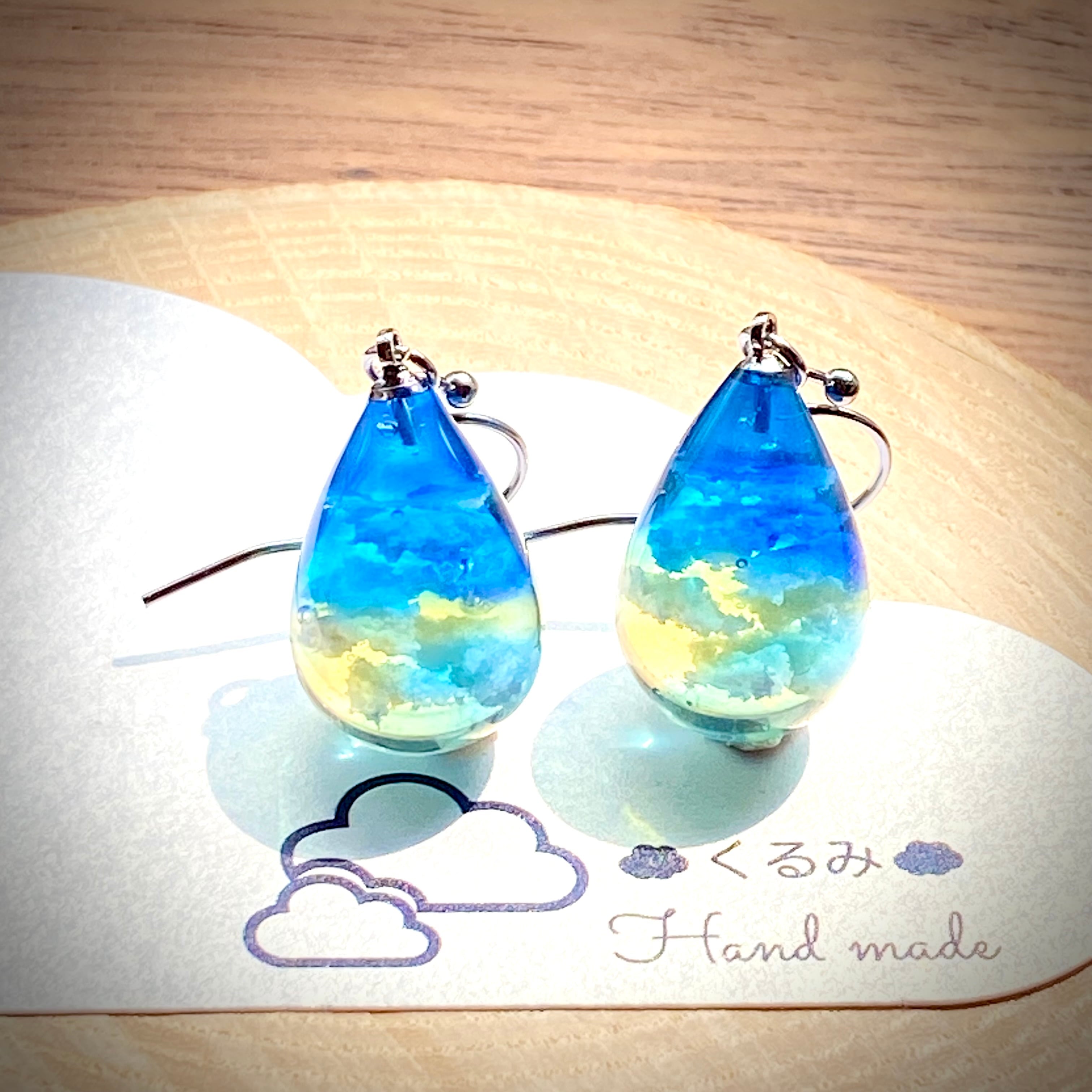 レジンピアス イヤリング 青空 しずく型 | Pay ID