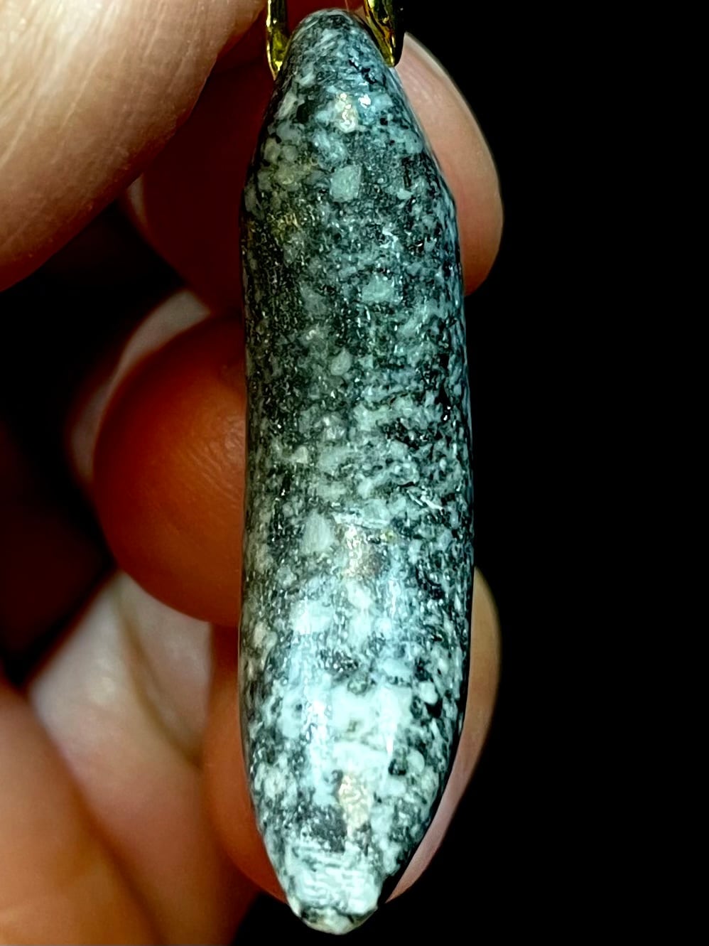 6) 秘中の秘！超霊石「幻の黒遠野」特殊勾玉M(ハンドメイド