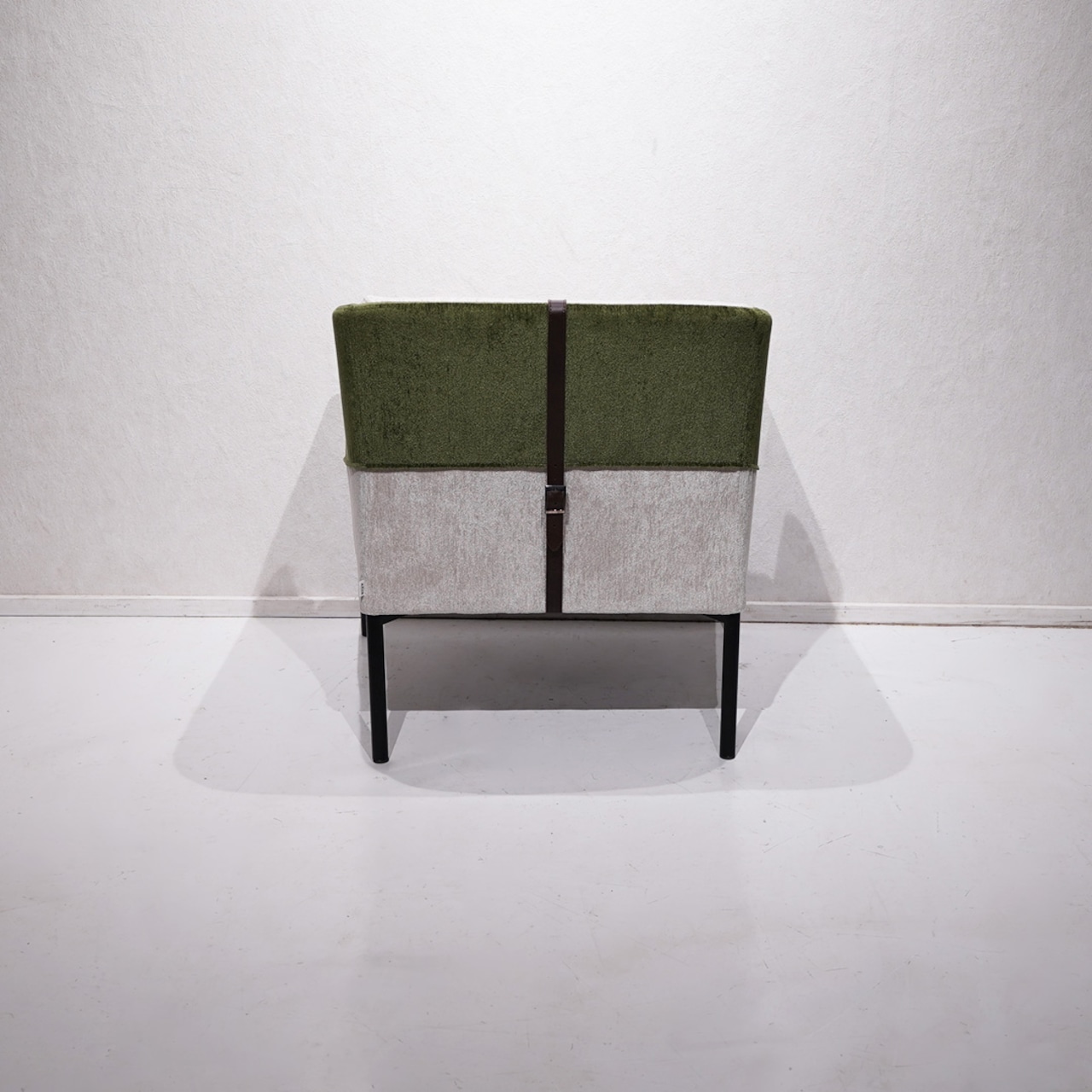 infiniti Demoiselle Armchair / イタリア モダン デザイナーズ チェア デモイセル インフィニティ ラウンジチェア / 関連:ボーコンセプト