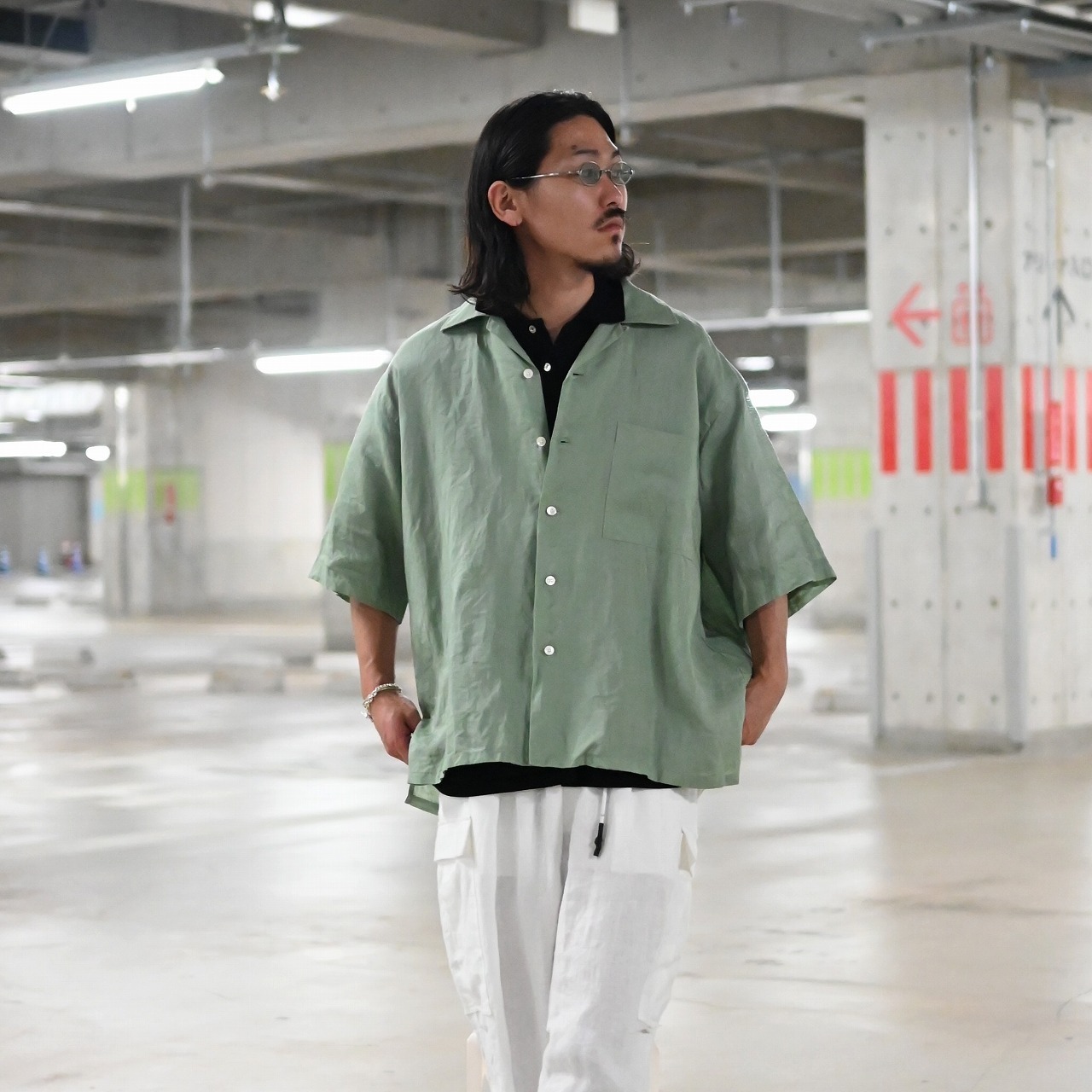 INTERIM(インテリム)RAMIE SHEER LAWN HYPER BIG S/S OPEN COLLAR SHIRT, 257(オーバーパンツ)コーディネート