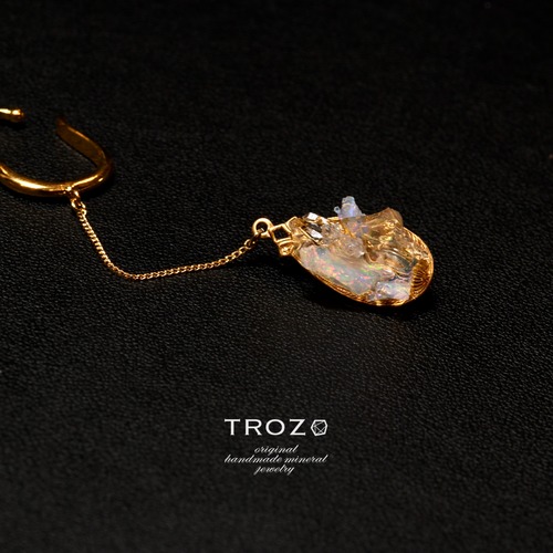 【033 Opal Fest 2022】 Integration Ear Cuff オパール × 水晶 鉱物原石 イヤーカフ 天然石 アクセサリー (No.2709)