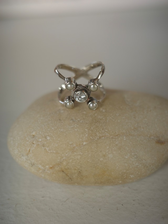 <vintage silver925>pearl&CZ cross ring